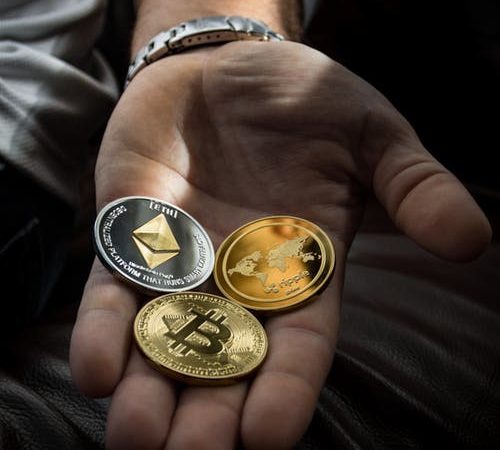 CRYPTONEWSBYTES.COM pexels-photo-1097946-500x450 Venezuelans increasingly look to crypto, as Local Bolivar is rendered Almost Valueless  