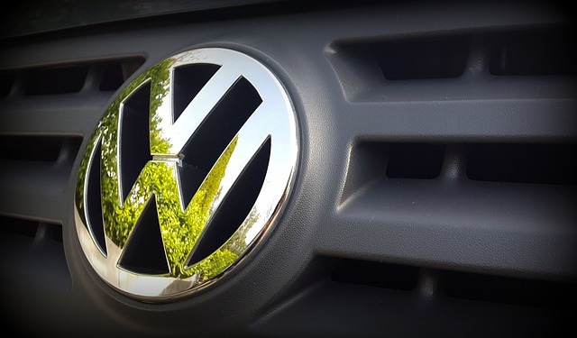 CRYPTONEWSBYTES.COM vw-1043117_640 Volkswagen plans to use a supply chain blockchain solution to ensure responsible sourcing of lead for their batteries  