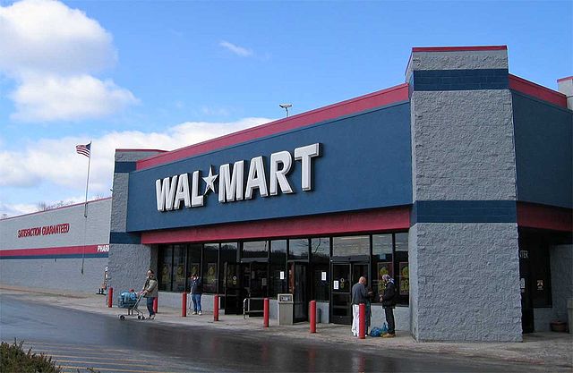 CRYPTONEWSBYTES.COM 640px-Walmart_exterior-1 A new Walmart cryptocurrency patent could give an edge to the retail giant  