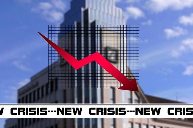 CRYPTONEWSBYTES.COM financial-crisis-1713984_640-640x426 A prominent economist and Wall Street veteran recommends Bitcoin hedge as a strategy against a global economic slowdown  