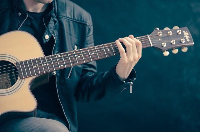 CRYPTONEWSBYTES.COM guitar-756326_640-640x425 Can Audius, the blockchain music company deal with copyright laws?  