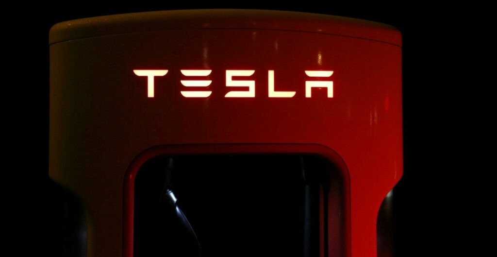 CRYPTONEWSBYTES.COM pexels-photo-258083-1-1024x529 Musk Inquires about Moving Large Tesla Transactions to Bitcoin  