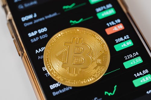 CRYPTONEWSBYTES.COM pexels-photo-5980856 Five Possible Reasons for Bitcoins New Major High  