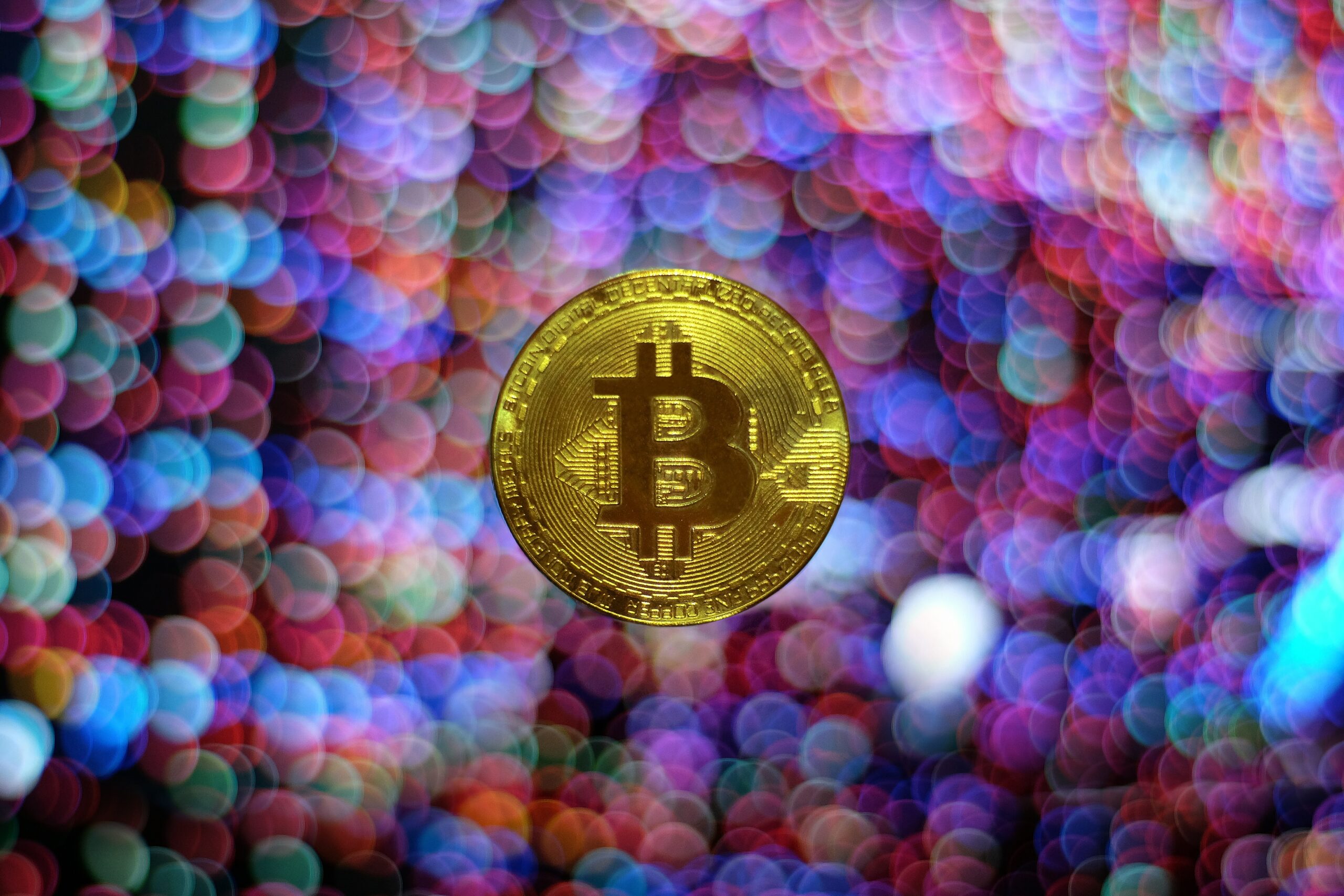 CRYPTONEWSBYTES.COM viktor-forgacs-ILl-JCX67OE-unsplash-scaled Bitcoin (BTC) Scores 48,000$ as a New ATH  