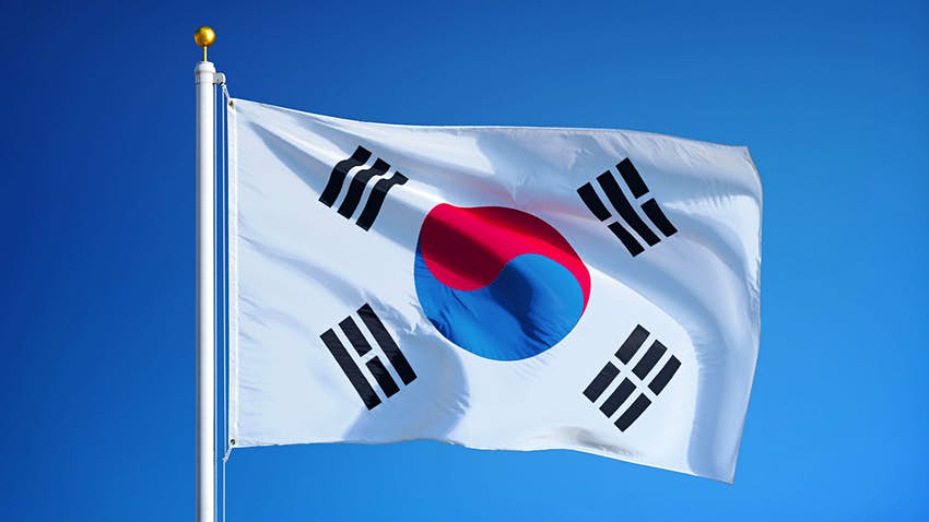 CRYPTONEWSBYTES.COM shutterstock_478553887 Experts Say New South Korean Rules Will Monopolize the Market  