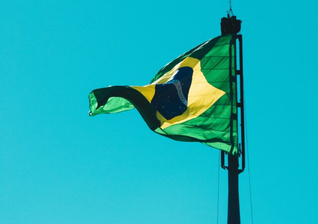 CRYPTONEWSBYTES.COM ramon-bucard-pSTXXJTsFyI-unsplash-640x450 21,000 ATM's in Brazil will have the ability to send USDT for Reals  