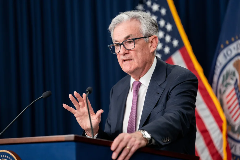 CRYPTONEWSBYTES.COM Powell-Stablecoin-crypto Federal Reserve Chief Sounds Warning on Climate Change and Cryptocurrency - Are You Prepared for the Risks?  