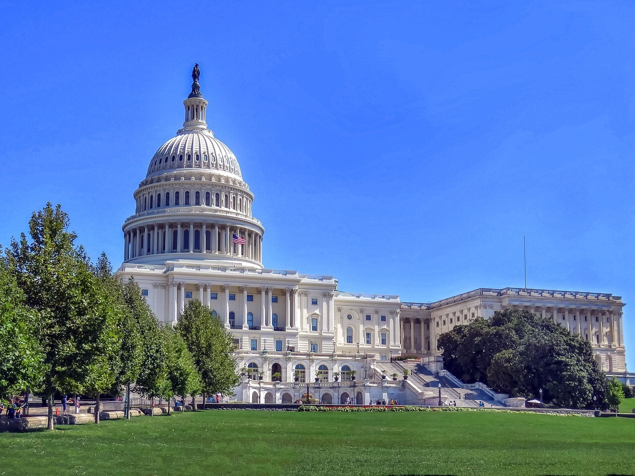 CRYPTONEWSBYTES.COM capitol-g9608dde48_1280 Crypto Finds Strong Support from Members of Congress  
