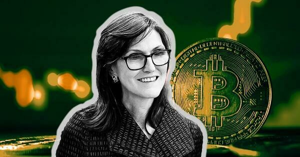 CRYPTONEWSBYTES.COM timthumb Cathie Wood's Ark Investment Unloads Coinbase and Grayscale Bitcoin Trust stocks as Bitcoin price reaches 35,000  