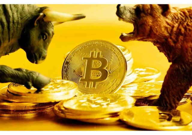 CRYPTONEWSBYTES.COM bitcoin-bear-and-bull-640x450 Investor Perspective in Crypto Markets. Will Bitcoin drop to 12,000? - Michaël van de Poppe  