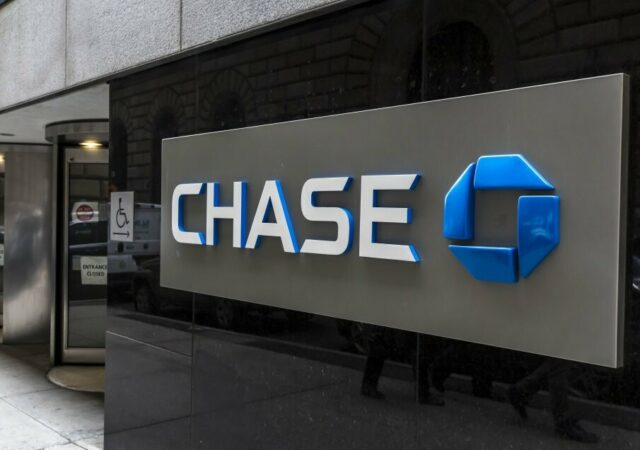 CRYPTONEWSBYTES.COM chase-640x450 JPMorgan's Chase UK will ban cryptocurrency transactions, Coinbase's Chief responds  
