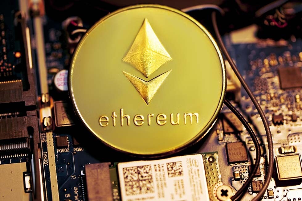 CRYPTONEWSBYTES.COM ethereum The Ethereum Merge: A Year Later - Energy Consumption Plummets, Centralization Concerns Persist  