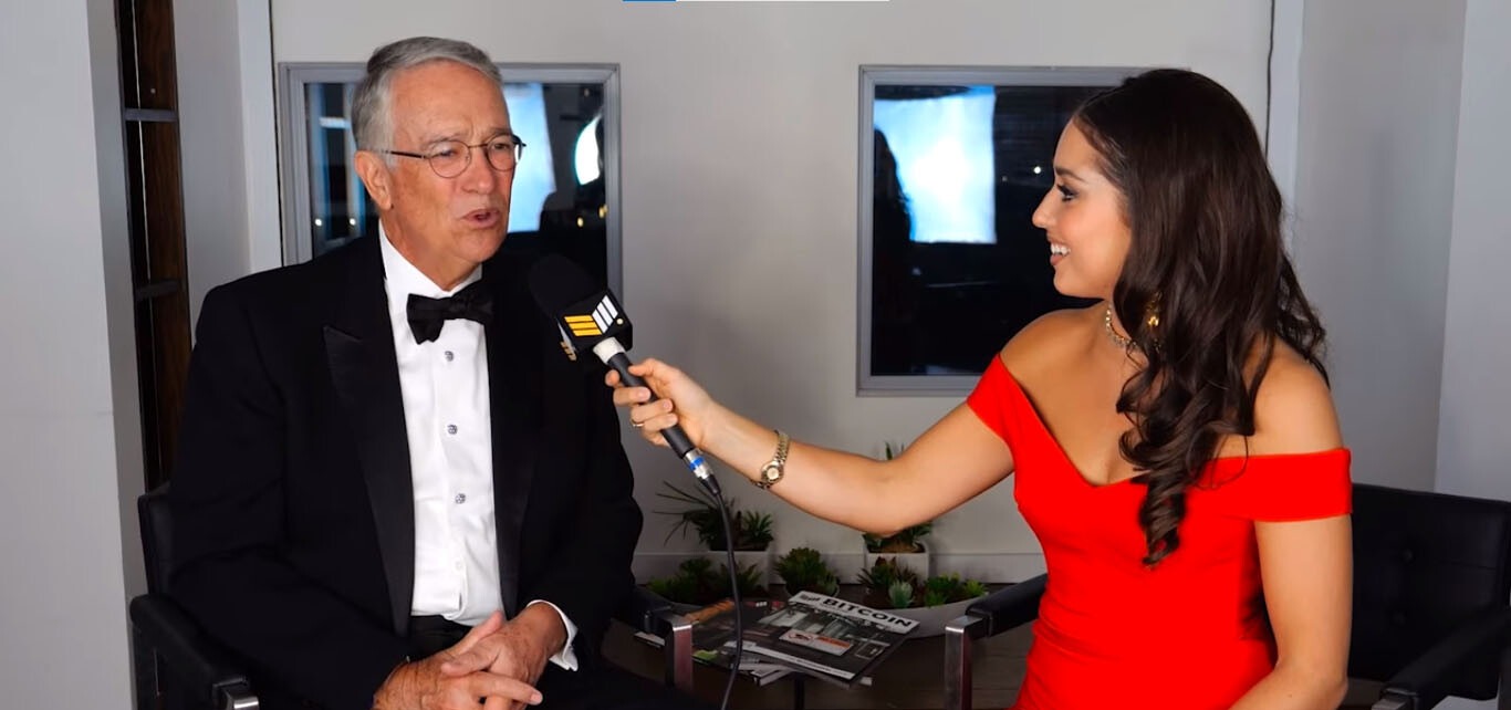 CRYPTONEWSBYTES.COM BA Mexican Billionaire Ricardo Salinas Urges Selling Bonds, Embracing Bitcoin, and Shunning Inflation in Interview  