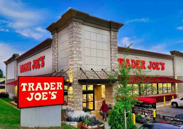 CRYPTONEWSBYTES.COM Traders-Joe-640x450 Trader Joe's Grocery Chain Files Lawsuit Against DEX of the Same Name  