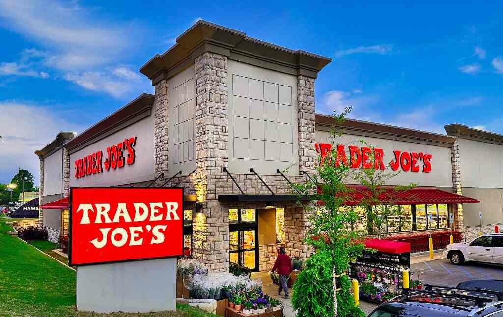 CRYPTONEWSBYTES.COM Traders-Joe Trader Joe's Grocery Chain Files Lawsuit Against DEX of the Same Name  