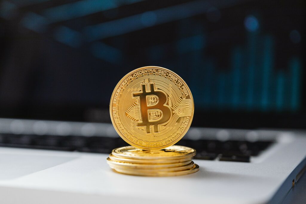 CRYPTONEWSBYTES.COM pexels-karolina-grabowska-5980738-1-1024x683 This Crypto Analyst Is Predicting Bitcoin Value To Drop By More Than 20% Following The Cycle Of 2015 & 2019 Market  