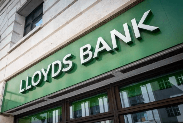 CRYPTONEWSBYTES.COM Lloyds-Banks-640x432 Lloyds Bank issues urgent warning over rising threat of crypto scams  