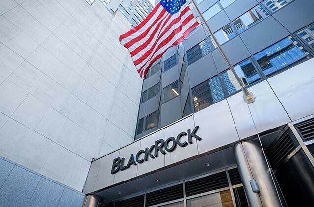 CRYPTONEWSBYTES.COM blackrock-640x422 BlackRock Challenges SEC's Differential Treatment of Spot-Crypto and Crypto-Futures ETFs  
