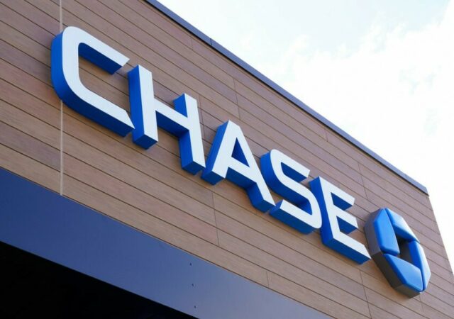 CRYPTONEWSBYTES.COM chase--640x450 Crypto Deposit Woes: How Chase Bank's Blockade Stifles Bitcoin Investment Opportunities  